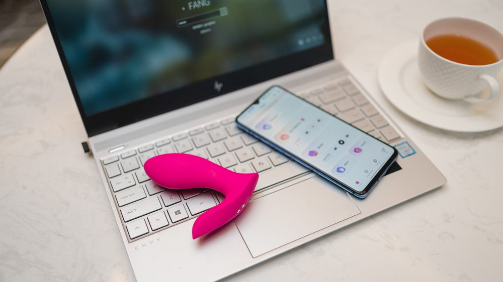 Flexer (App-gesteuerter Dual-Panty-Vibrator mit Fingermotion)
