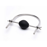 Brace Ball Gag mit Edelstahl-Nackenbügel – Fixierbare Mundknebelung