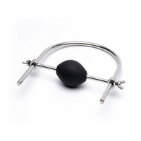 Brace Ball Gag mit Edelstahl-Nackenbügel – Fixierbare Mundknebelung